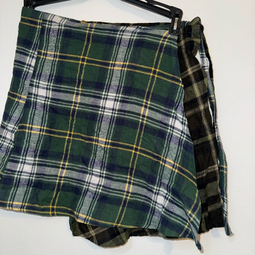 Two tone flannel wrap skirt. Urban Renewal by urban outfitters